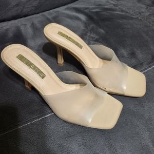 Shoes open toes. Sz 7. Color Nude